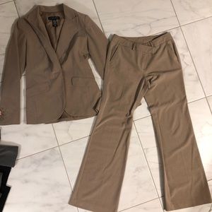 Size 4 NY & Co washable suit! Khaki color